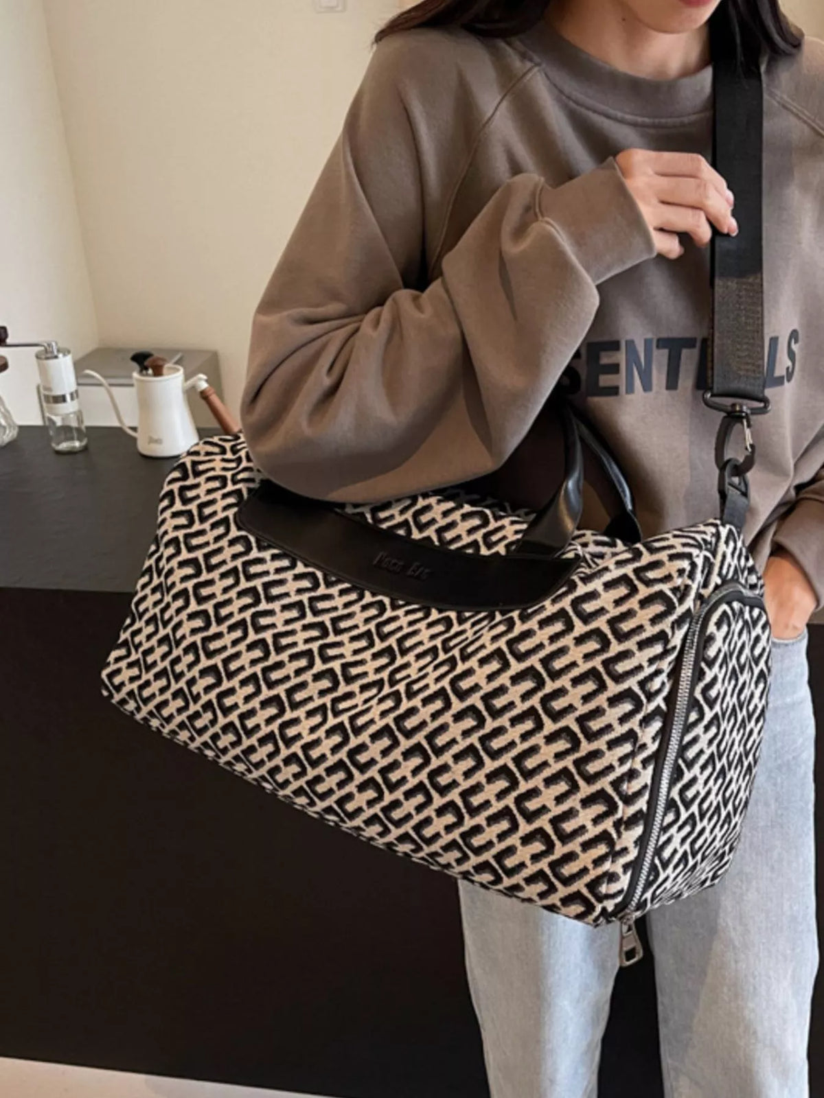 Geometric Pattern Travel Bag - Black - View 7