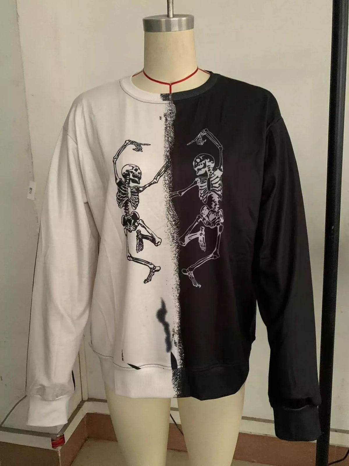Halloween Skeleton Print Color Block Sweatshirt - Ivory - View 2