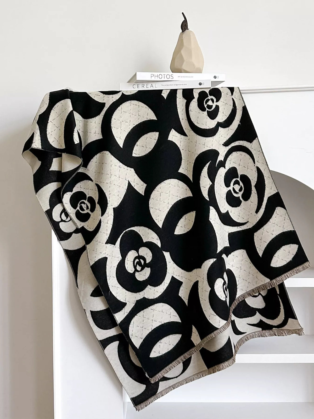 Floral Patterned Warm Scarf - Black - View 11