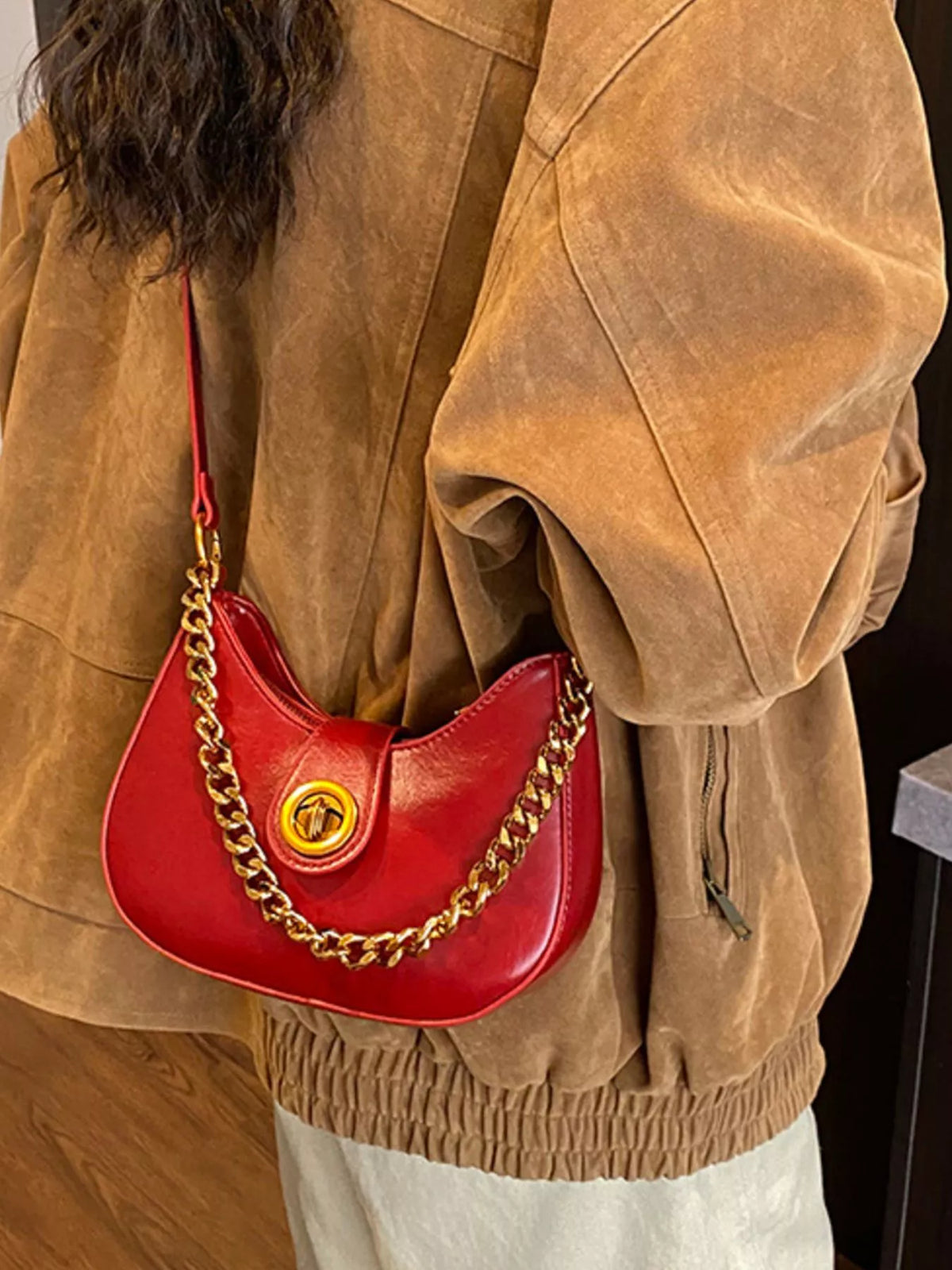 Chain Accent Shoulder Bag - Wine Red - View 9