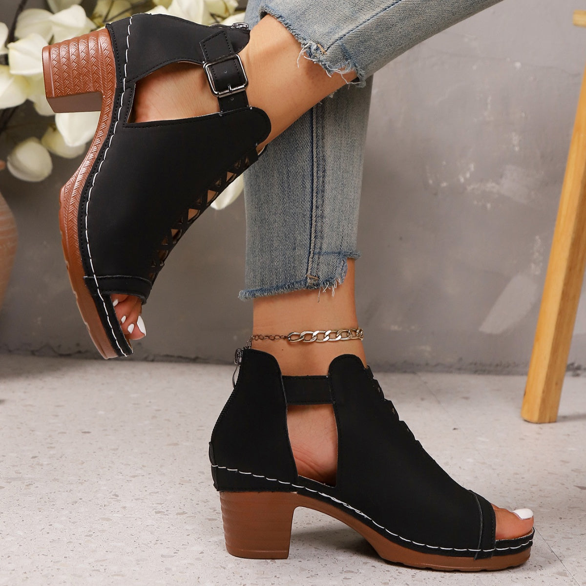 Open Toe Block Heels Sandals - Black - View 8