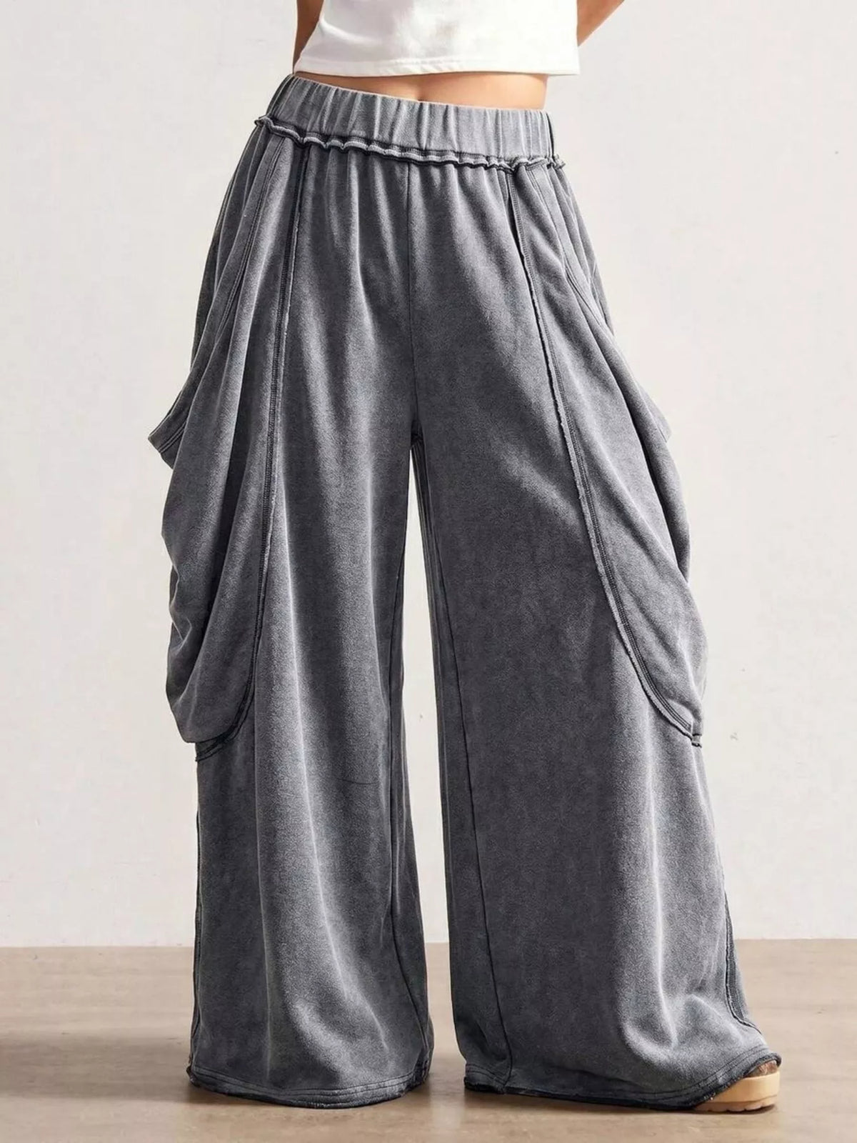Oversized Wide-Leg Cargo Pants - Gray - View 1
