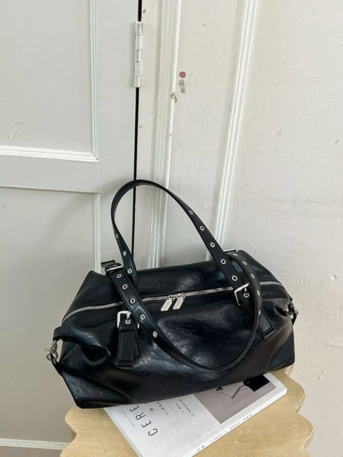 PU Leather Shoulder Bag - Black - View 10