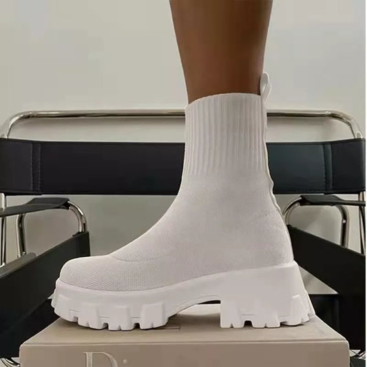 Round Toe Block Heels Boots - White - View 2