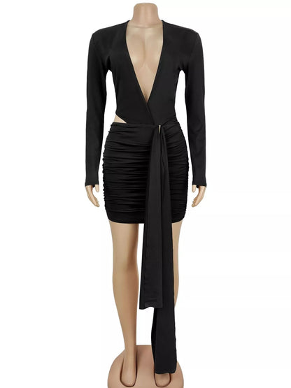 Cutout Deep V-Neck Long Sleeve Ruched Bodycon Mini Dress - Black - View 3