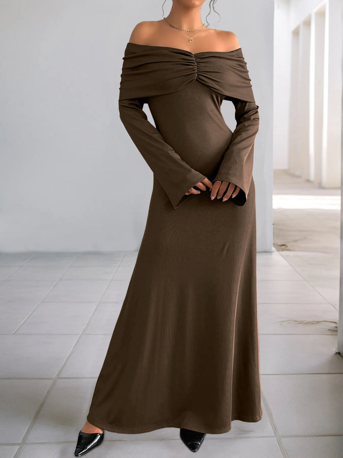 Off-Shoulder Long Sleeve Bodycon Maxi Dress - Coffee Brown - View 5
