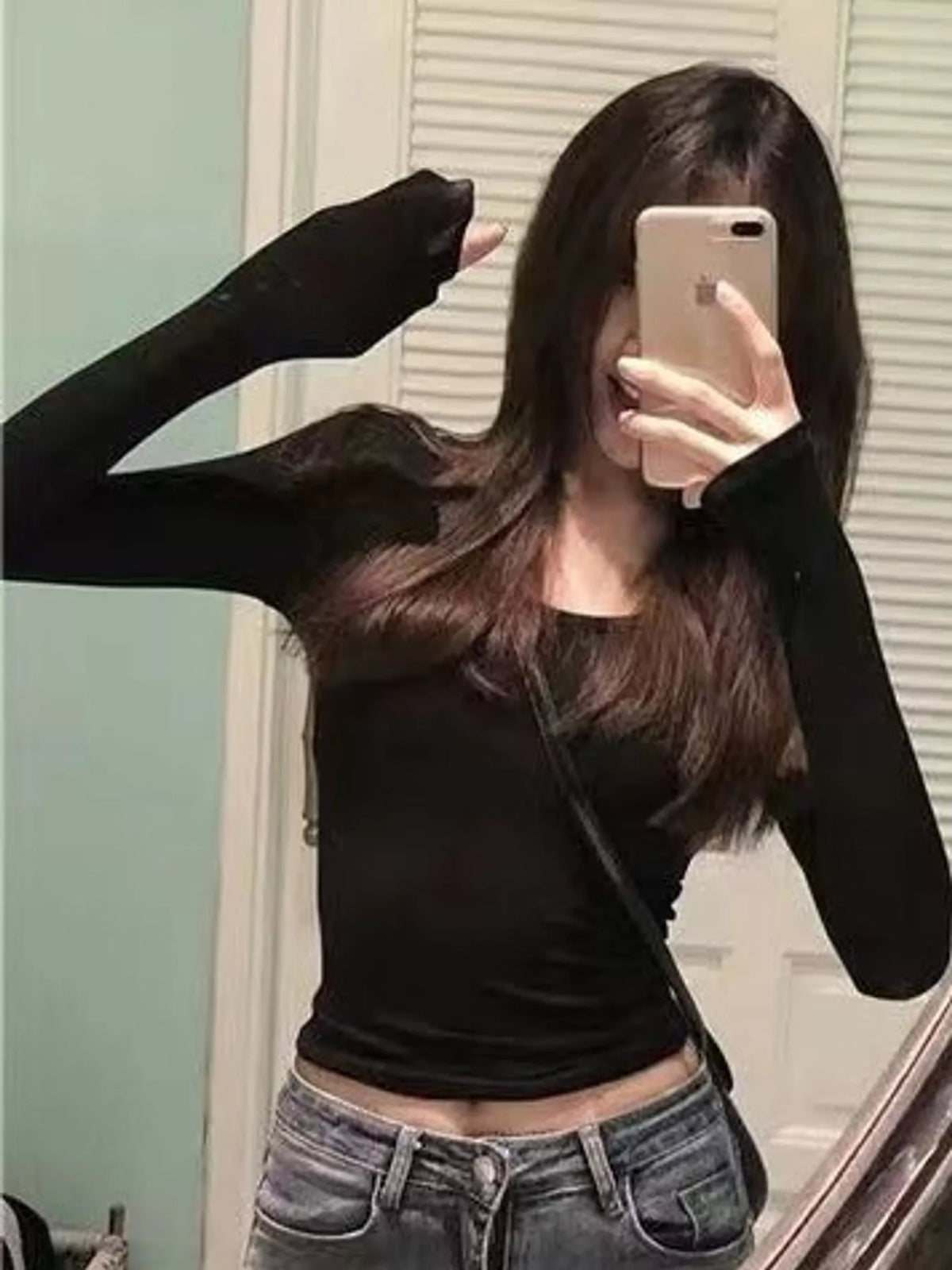 Slim-Fit Long Sleeve U-Neck Cropped T-Shirt - Black - View 2