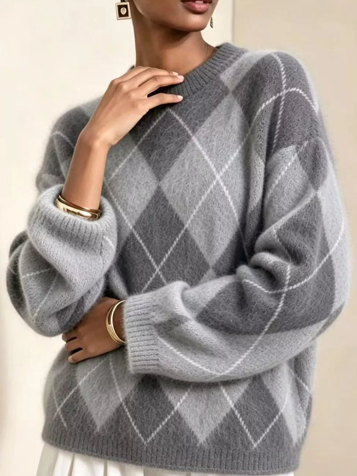 Argyle Pattern Fuzzy Knit Sweater - Gray - View 20