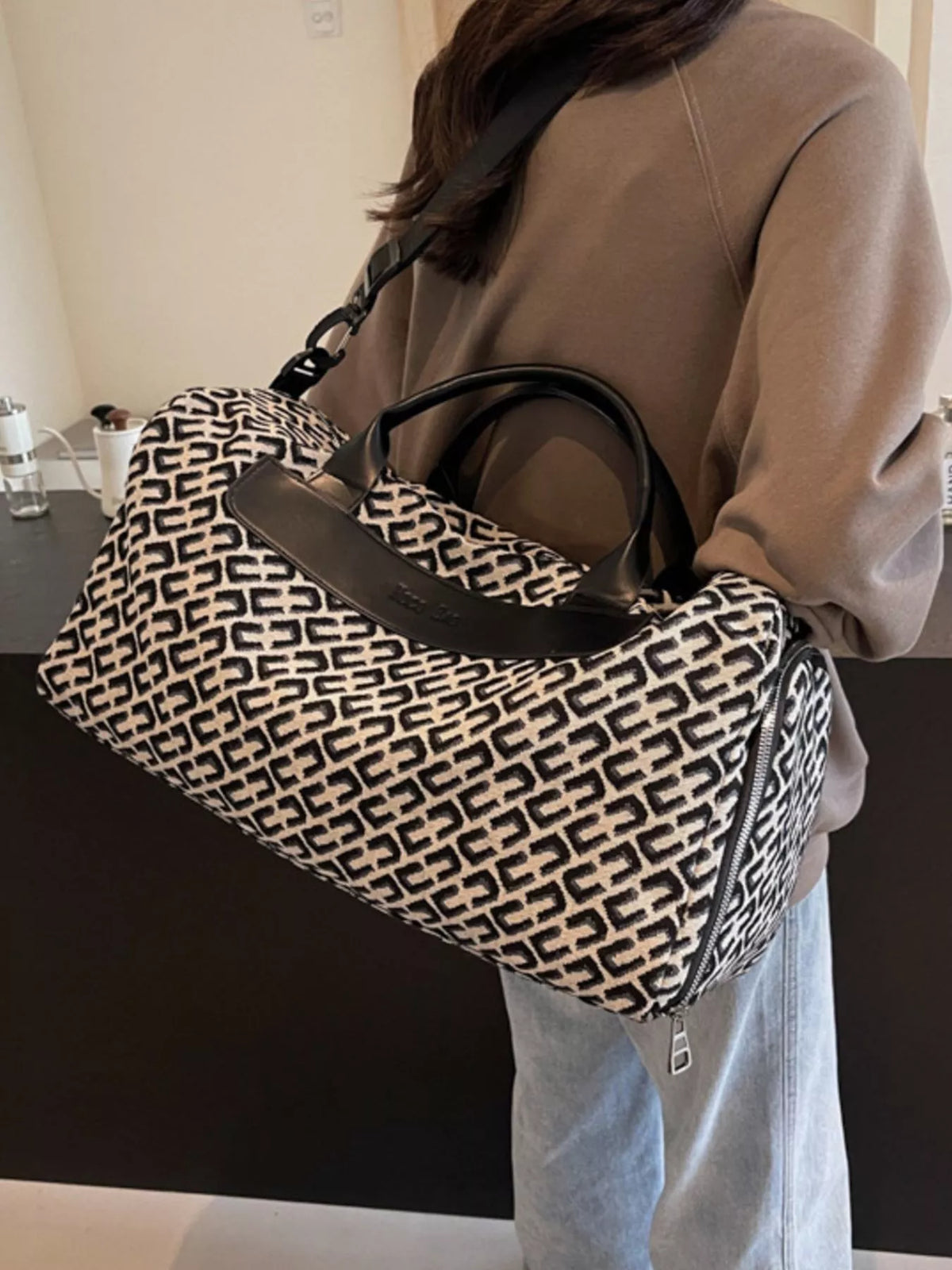 Geometric Pattern Travel Bag - Black - View 5
