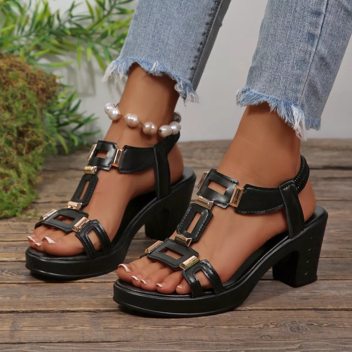 Open Toe Block Heels Sandals - Black - View 2