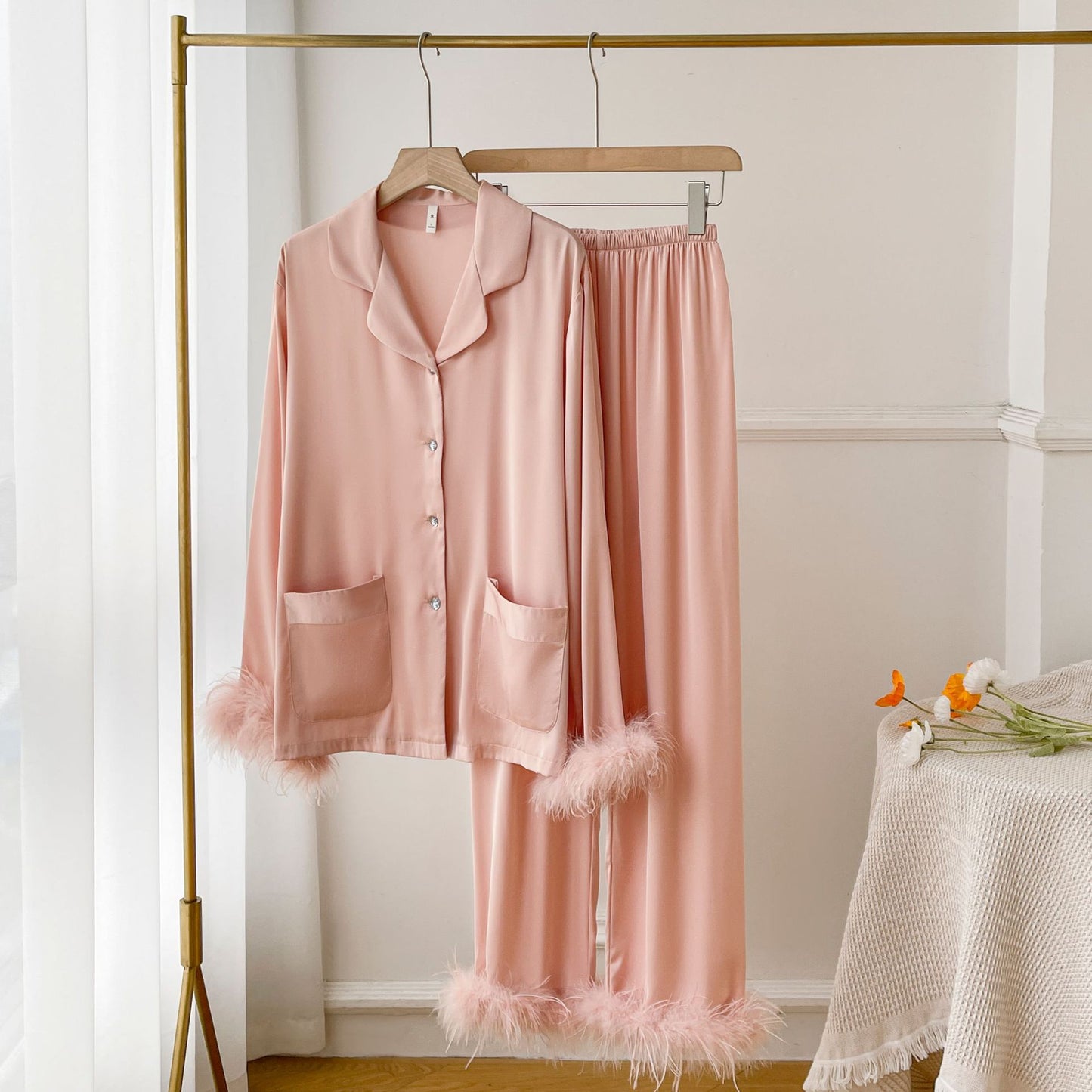 Lady's Luxurious Feather Ice Silk PajamasAutumn Elegant Satin Home Wear Suitable for Outerwear, Spring and Autumn