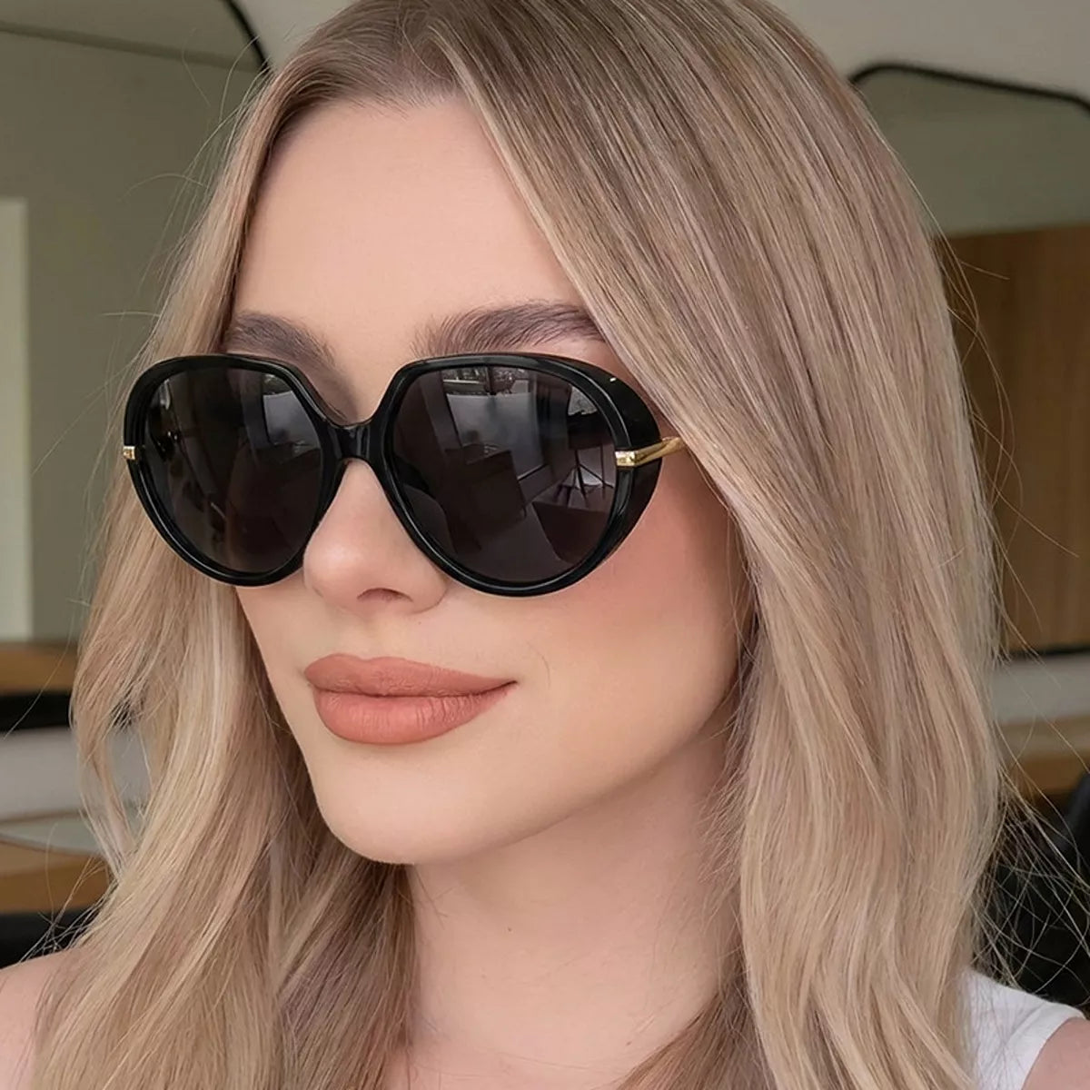 Oversized Tinted Lenses Sunglasses - Black - View 1