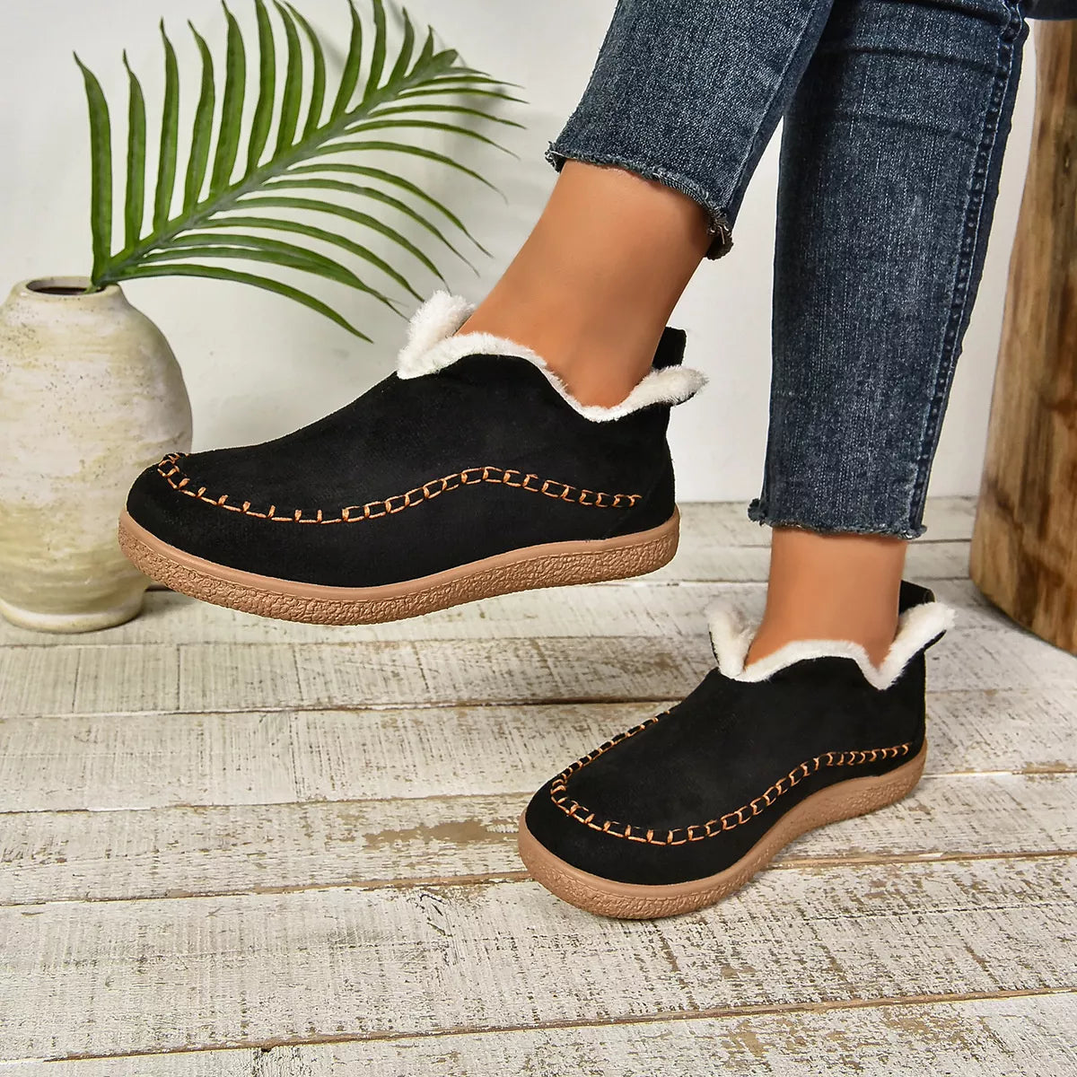 Round Toe Plush Lined Shoes - Black - View 2