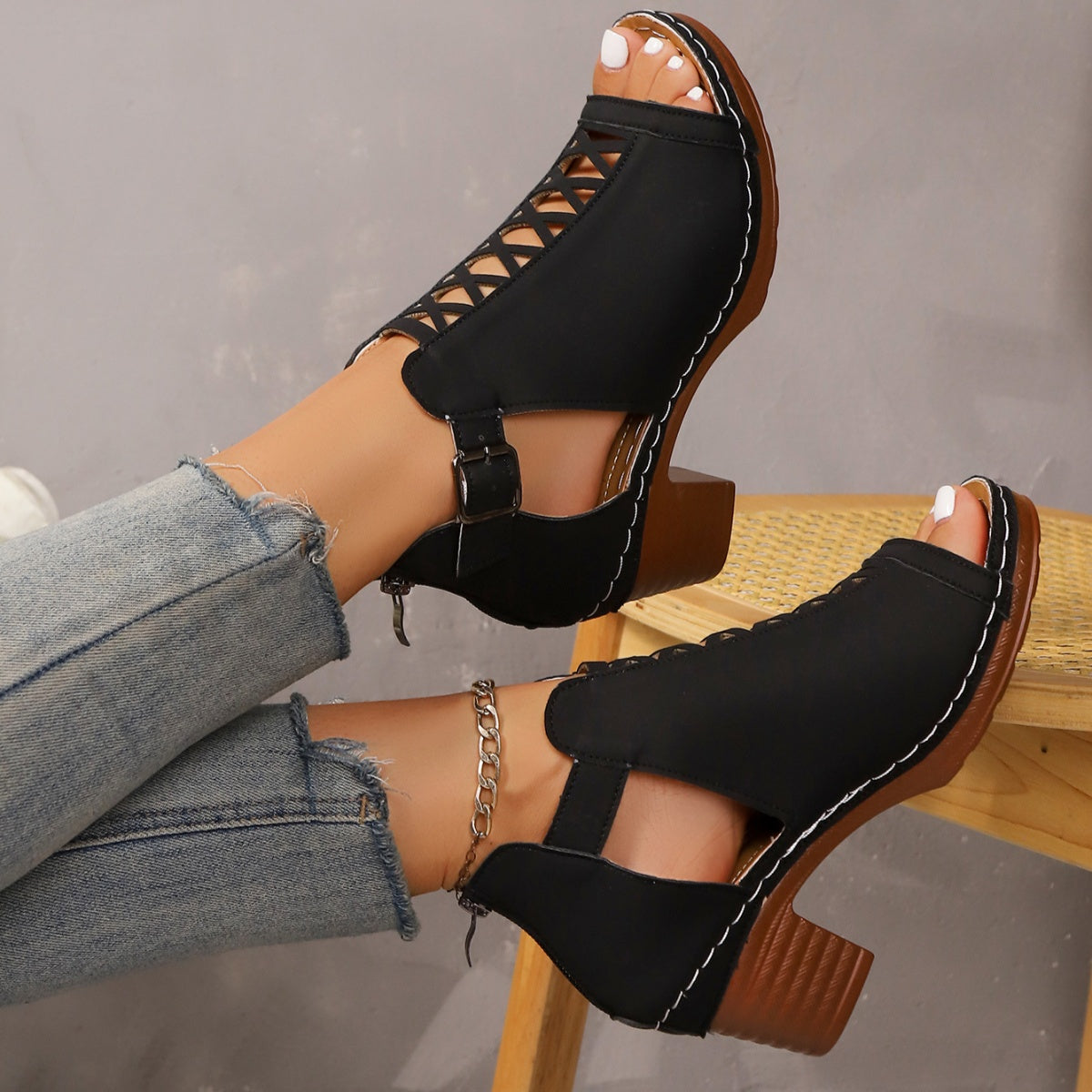 Open Toe Block Heels Sandals - Black - View 9