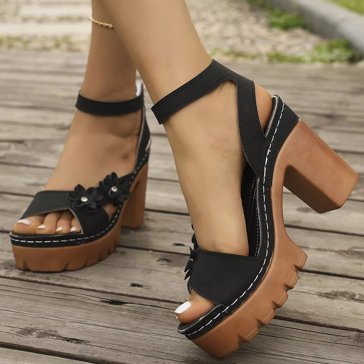 Open Toe Block Heels Sandals - Black - View 3