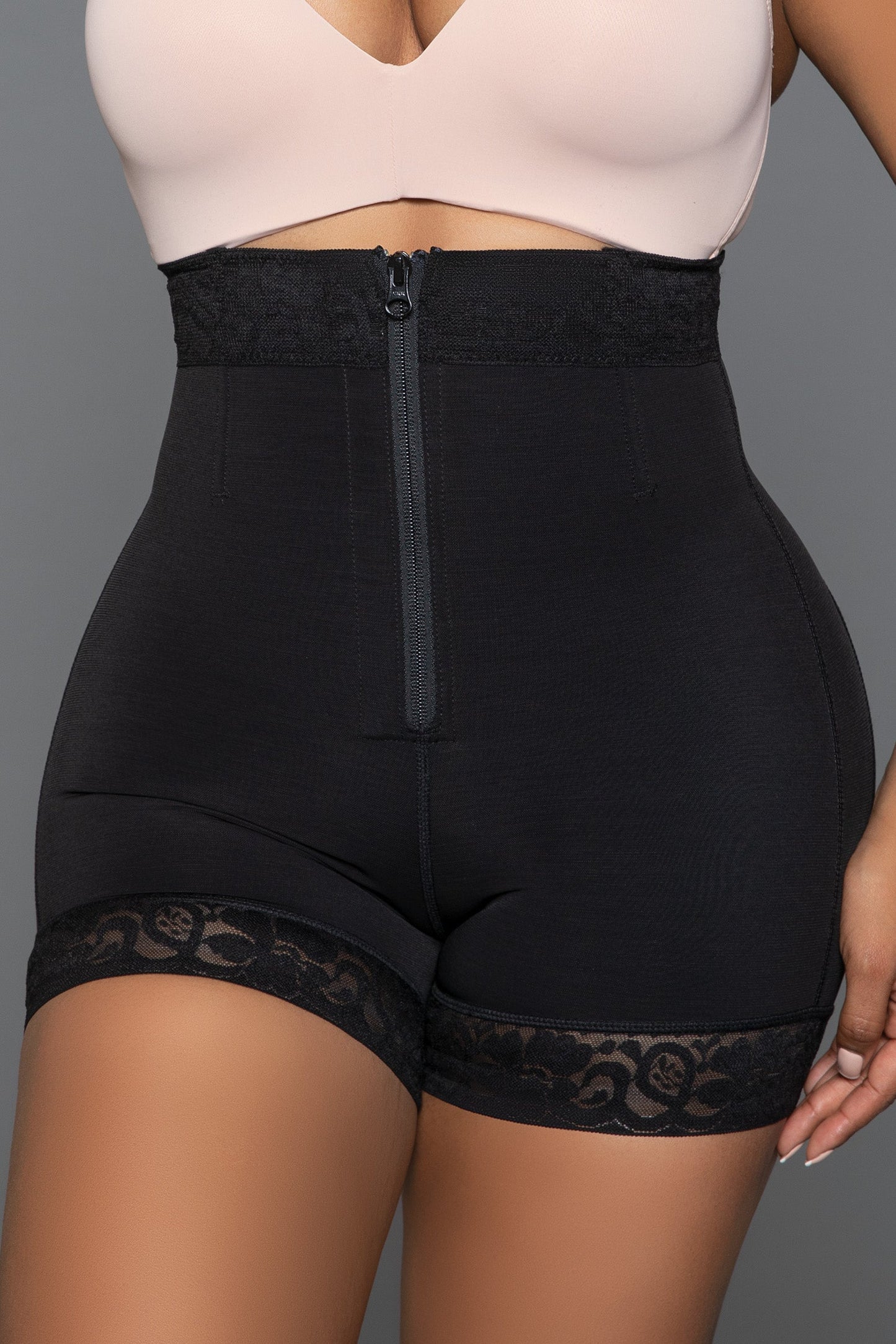 Hug Me Close Bodyshaper, detail view