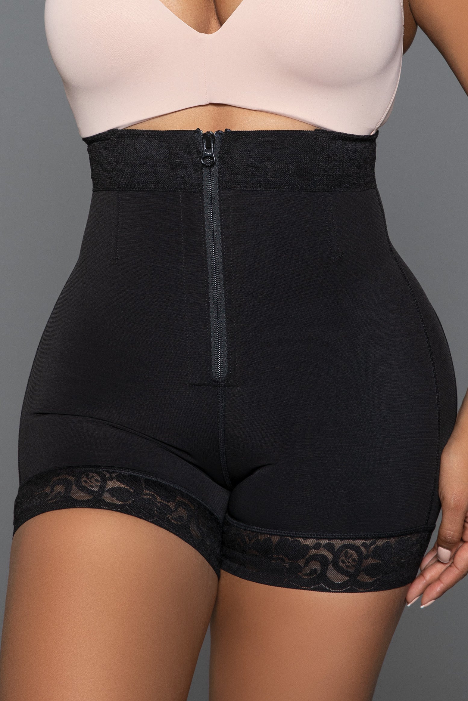 Hug Me Close Bodyshaper, detail view