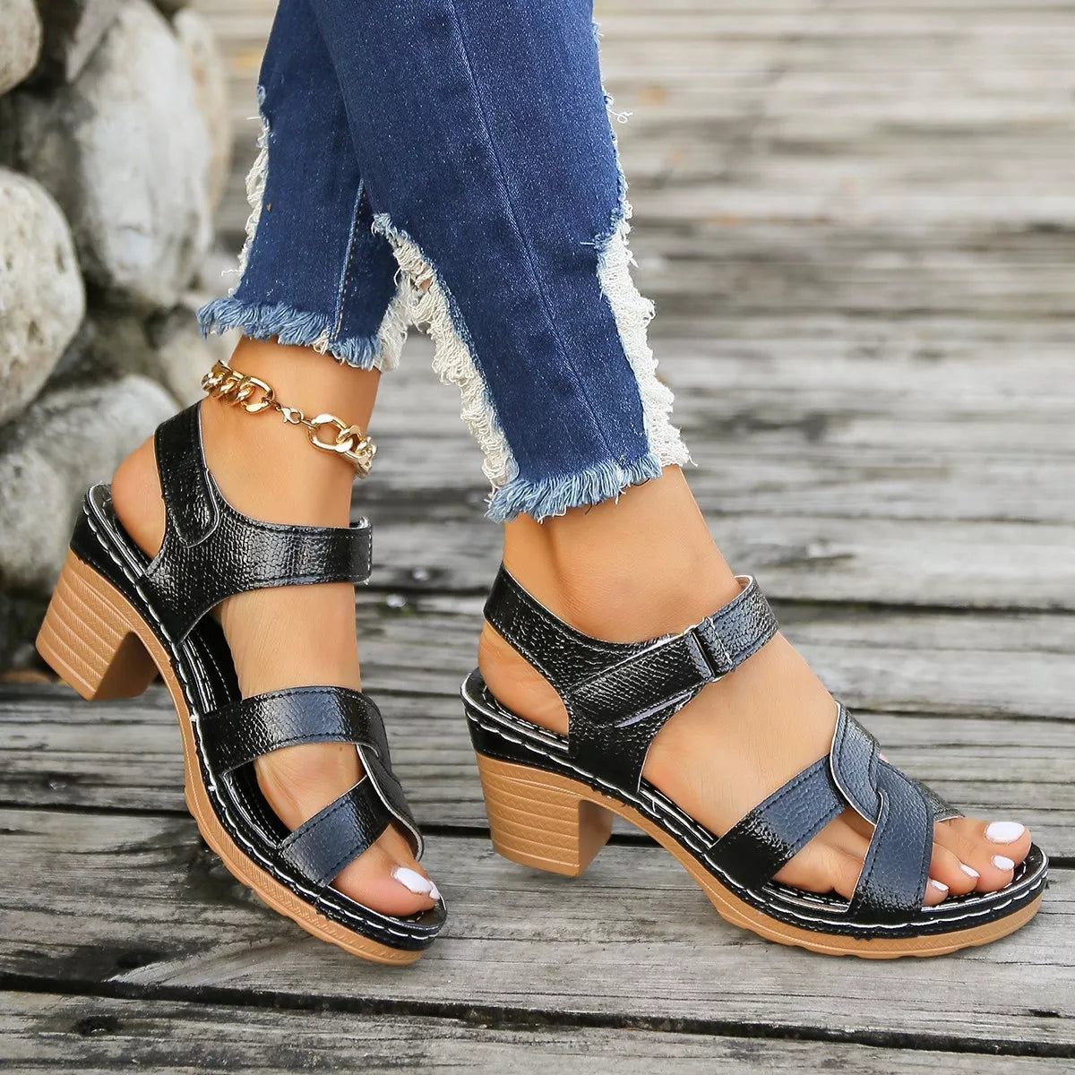 Open Toe Block Heels Sandals - Black - View 7