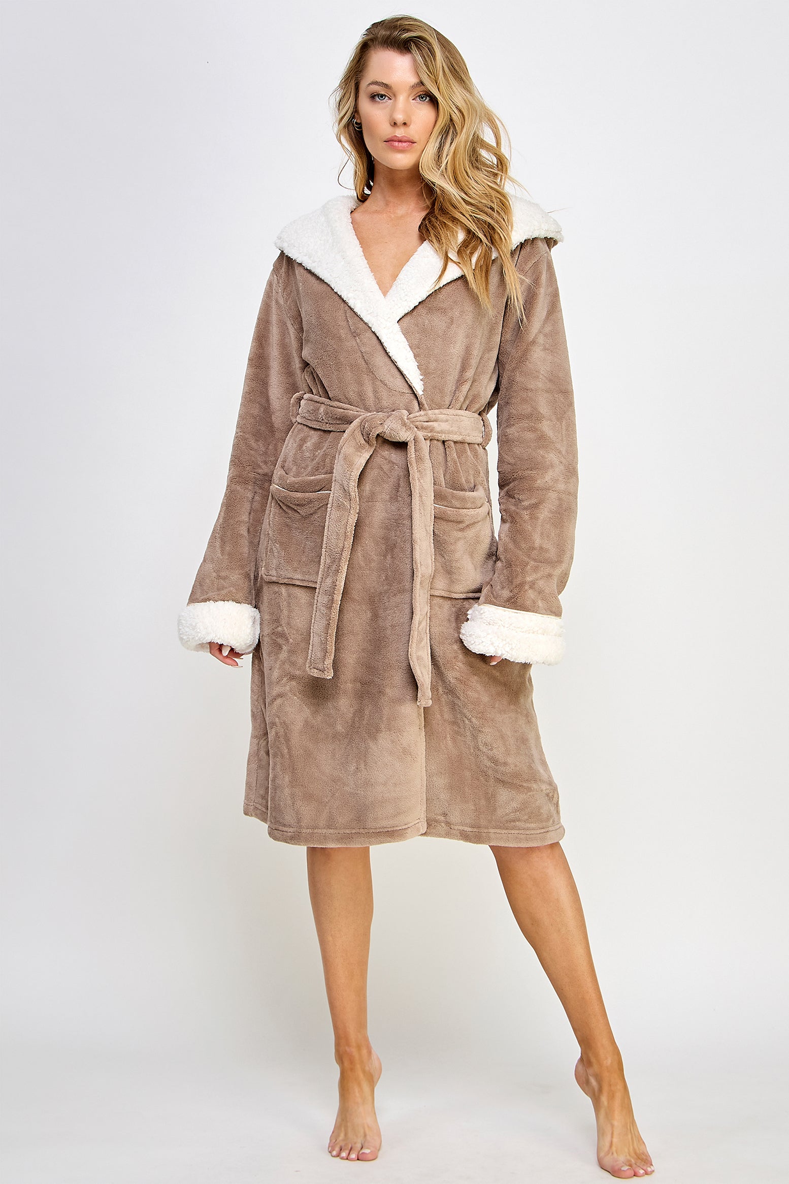 Sydney Robe, side view