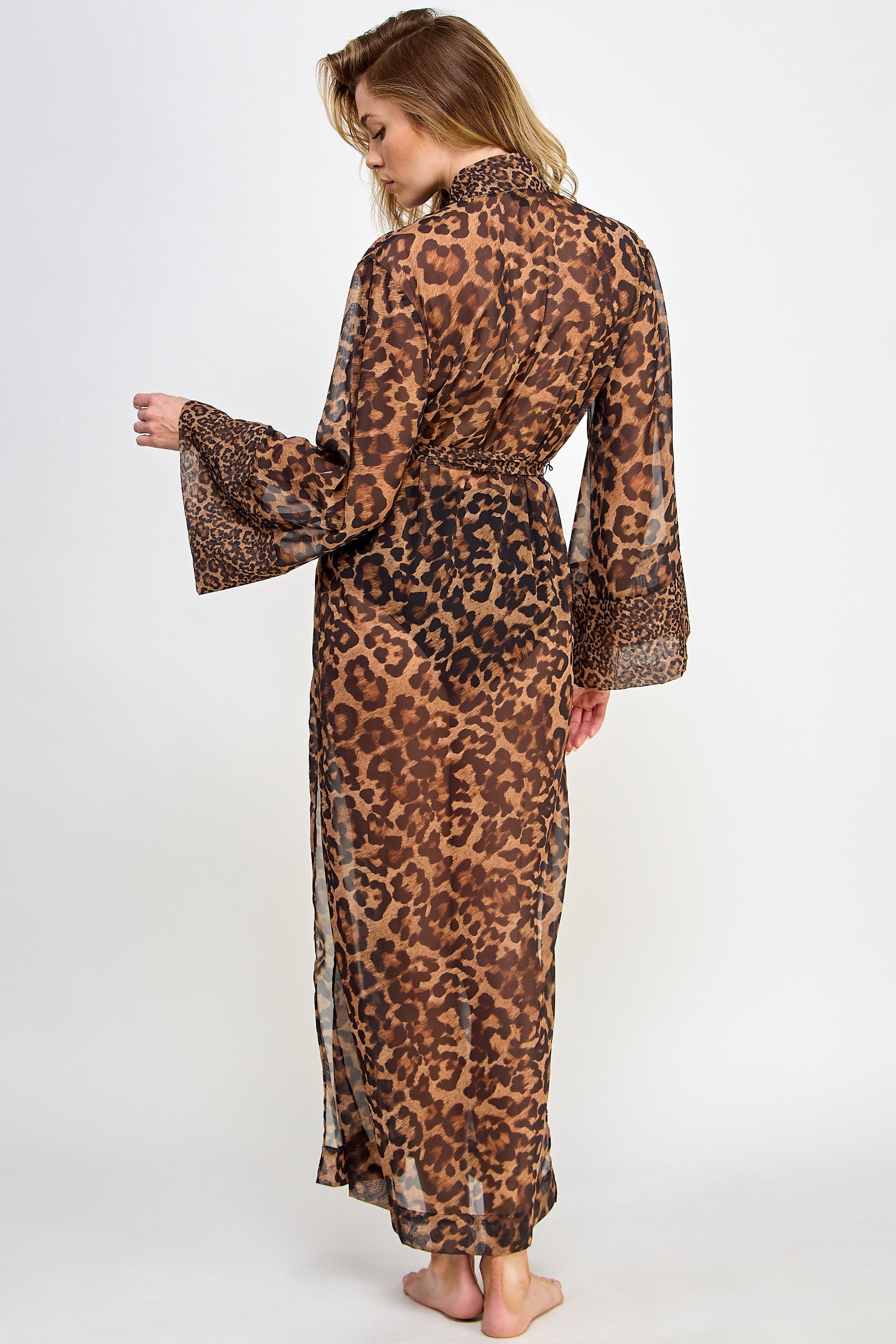 Juliana Robe, full length view