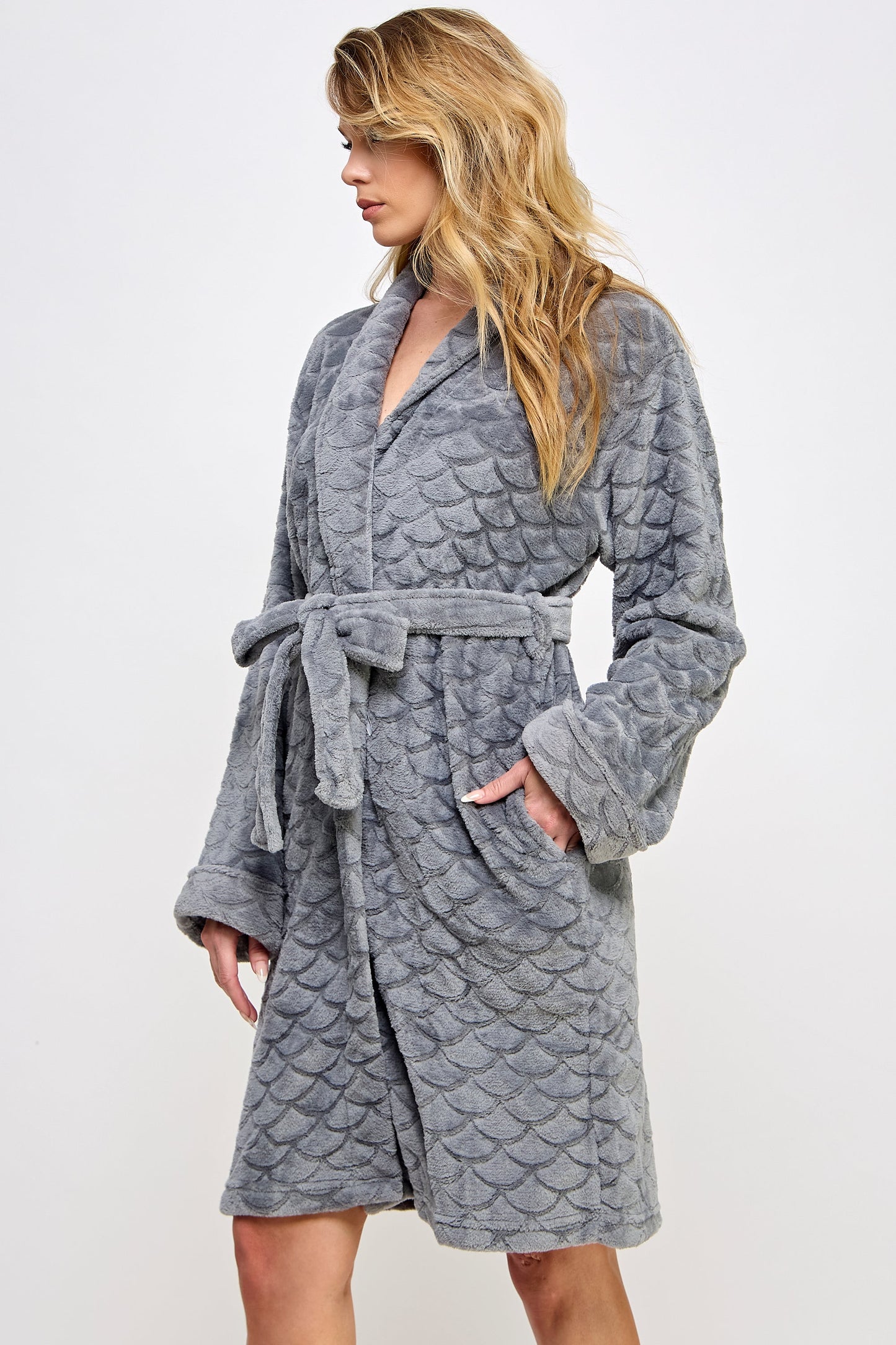 Ariel Robe, side view