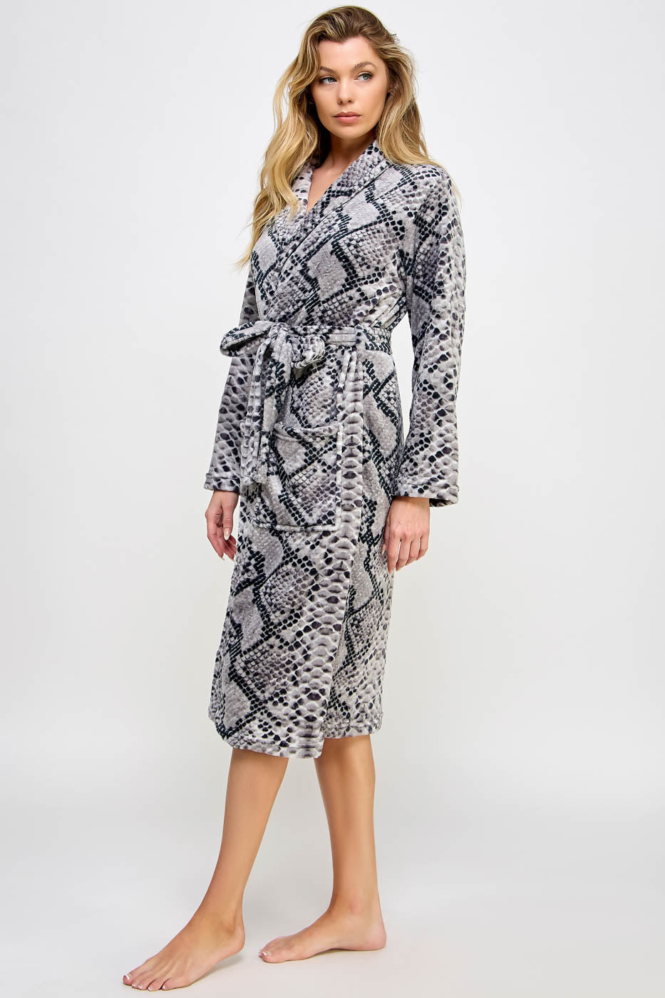 Payton Robe, detail view