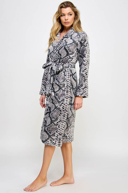 Payton Robe, detail view