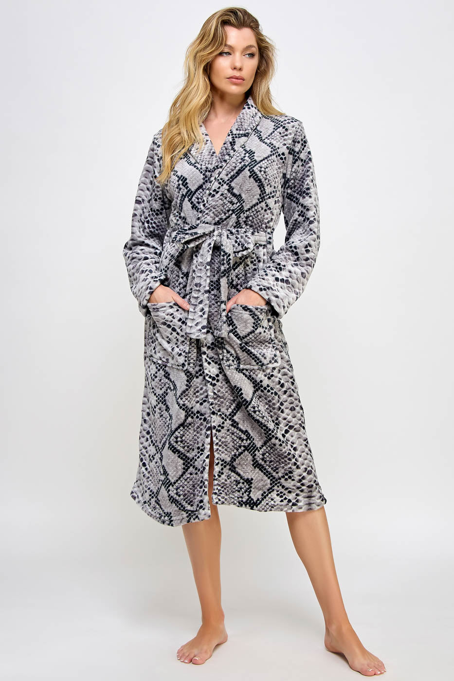 Payton Robe, front view