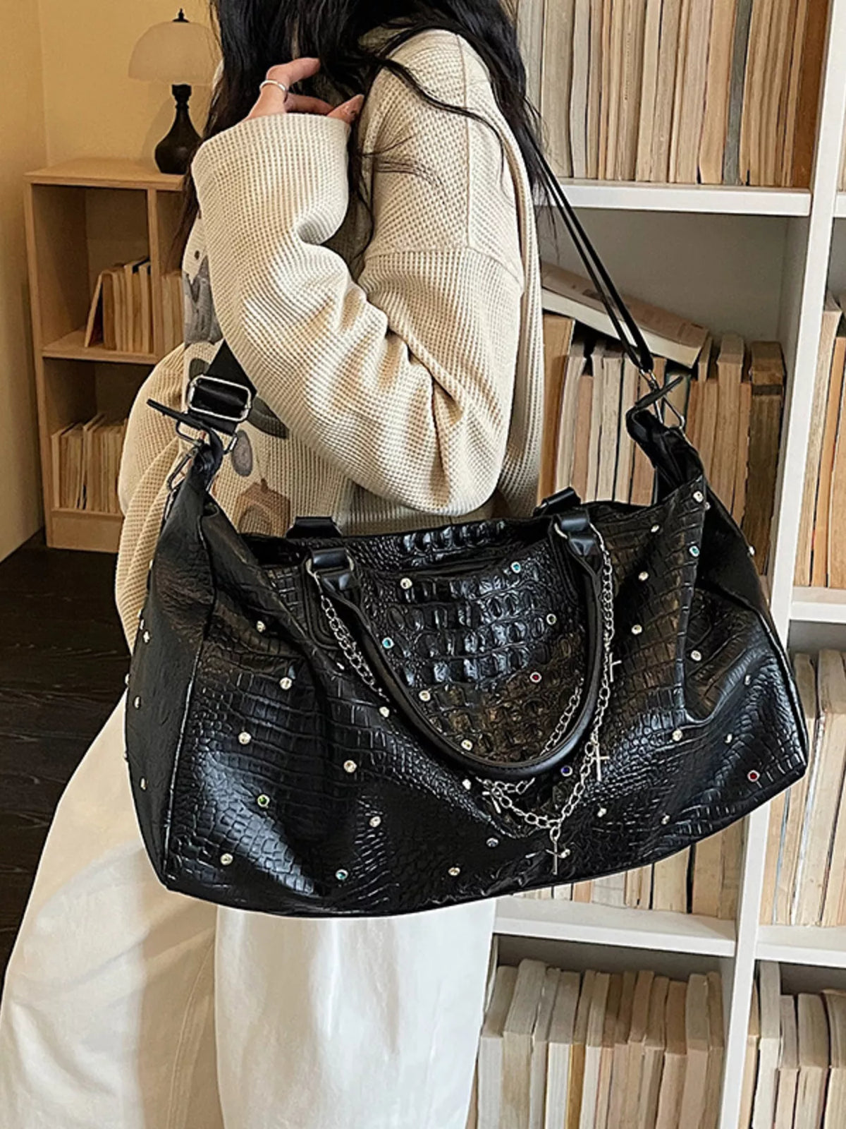Studded Large Capacity Travel Bag - Black - View 2