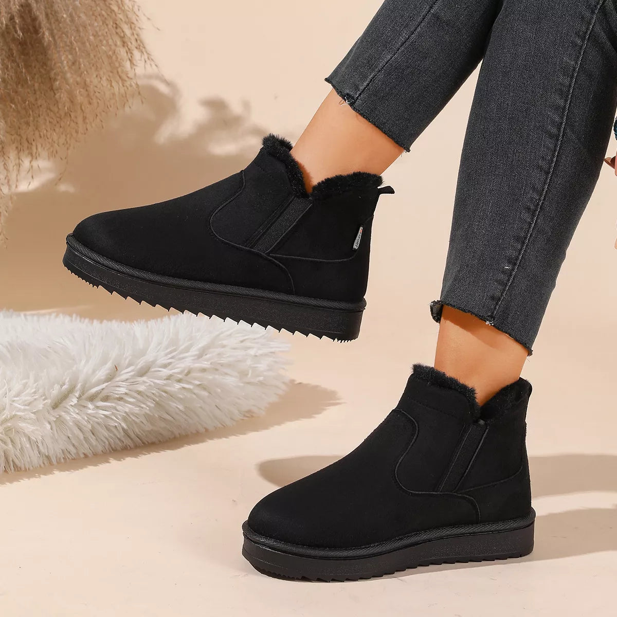 Plush Lined Winter Ankle Boots - Black - View 2