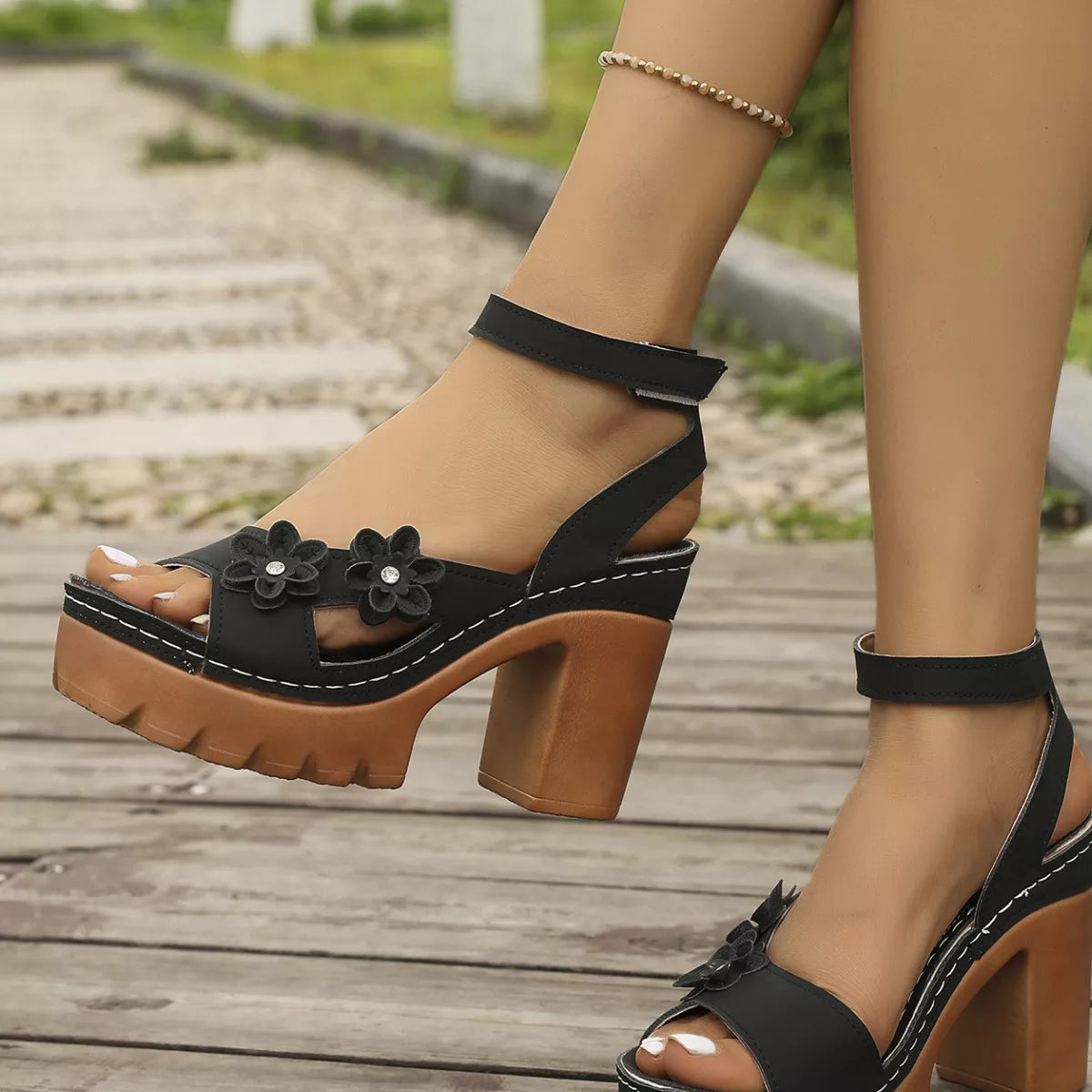 Open Toe Block Heels Sandals - Black - View 1