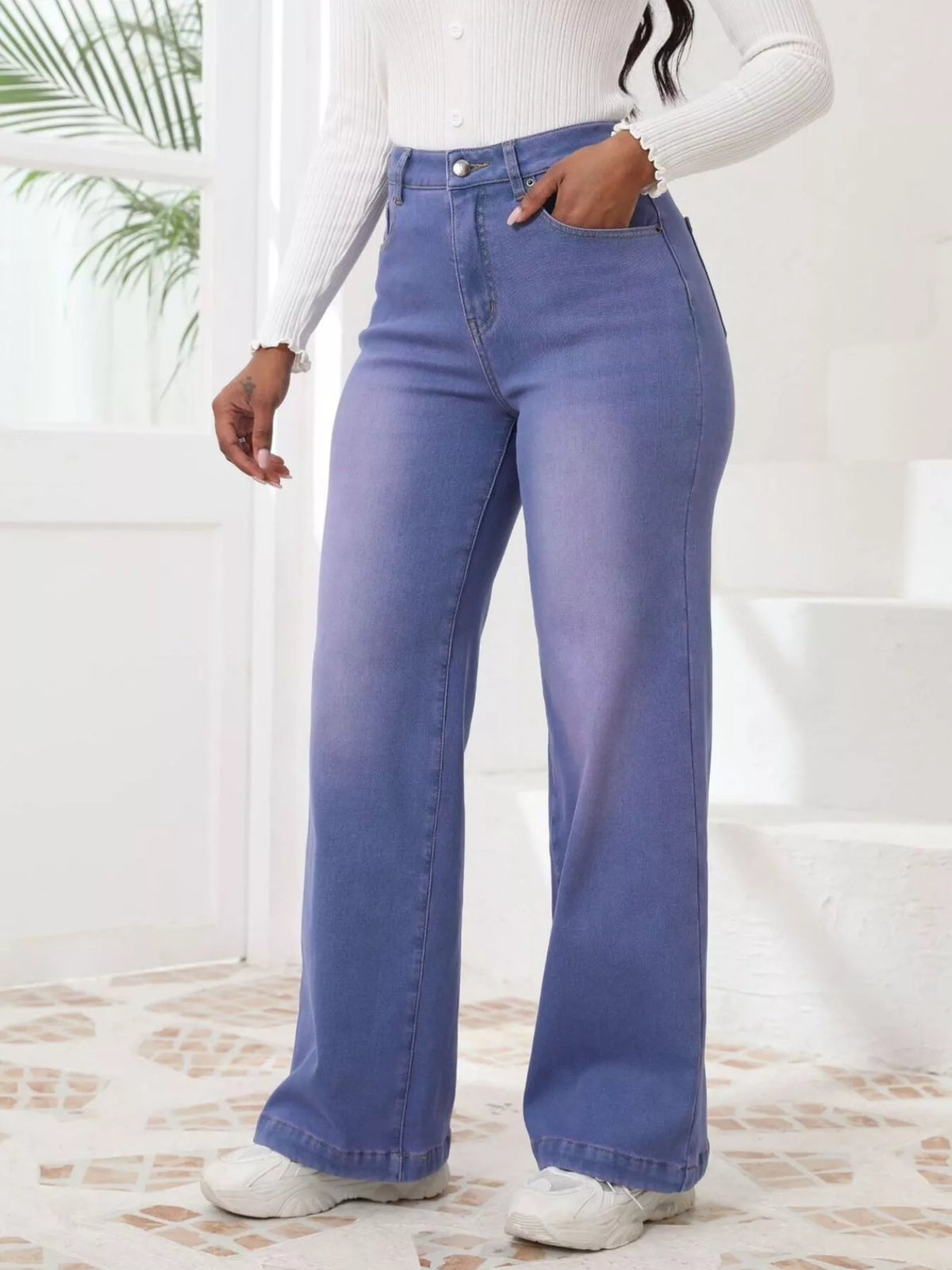 High-Waisted Washed Wide-Leg Jeans - Light Blue - View 3