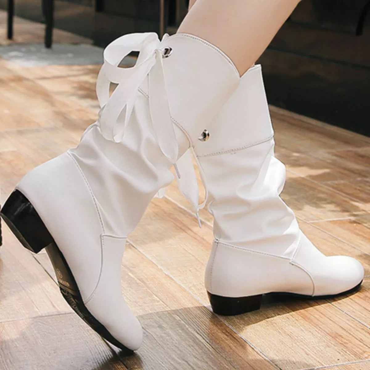 Round Toe Block Heels Boots - White - View 4