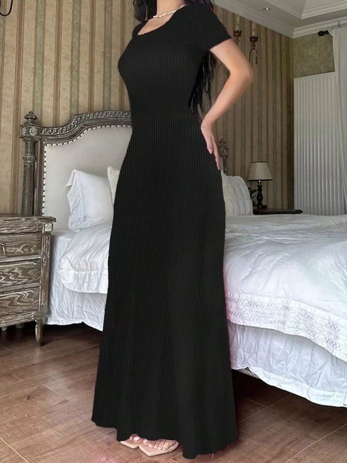 Floral Print Short Sleeve Maxi Dress - Black - View 1