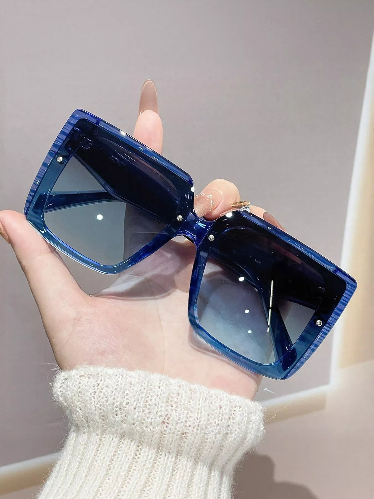 Oversized Gradient Square Sunglasses - Blue - View 1