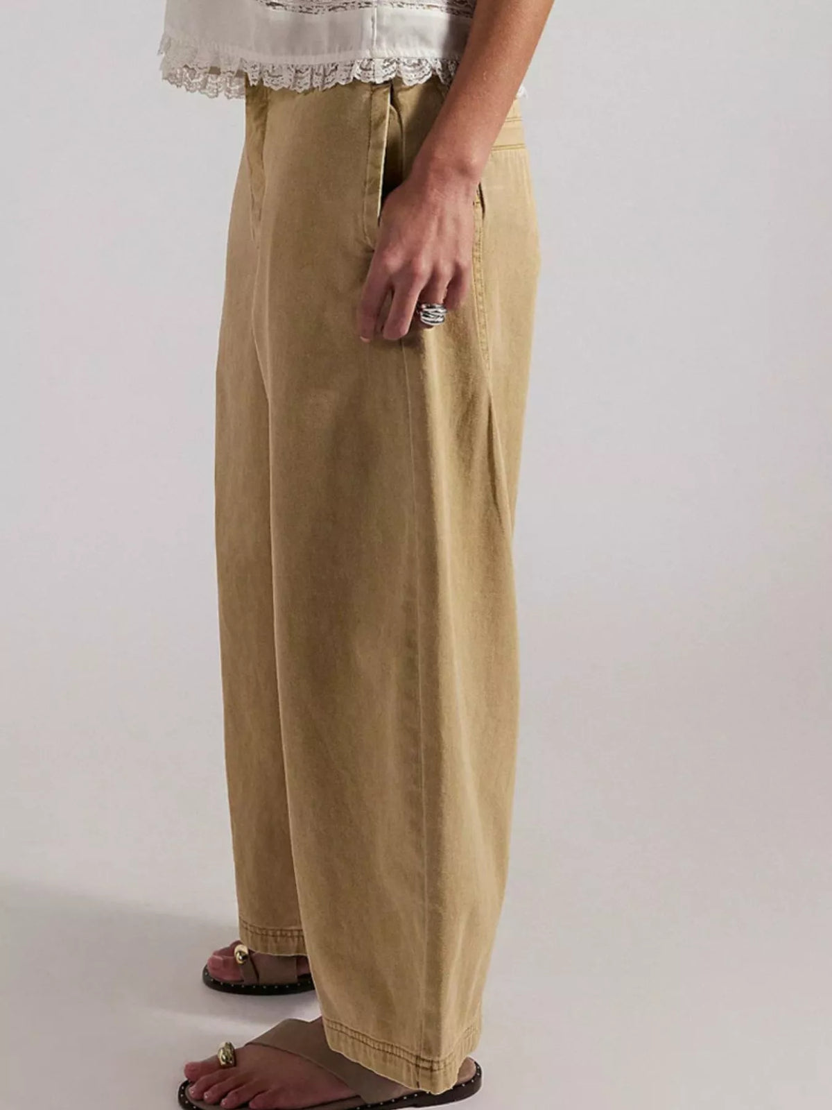 Wide-Leg Cropped Jeans - Khaki Color - View 2