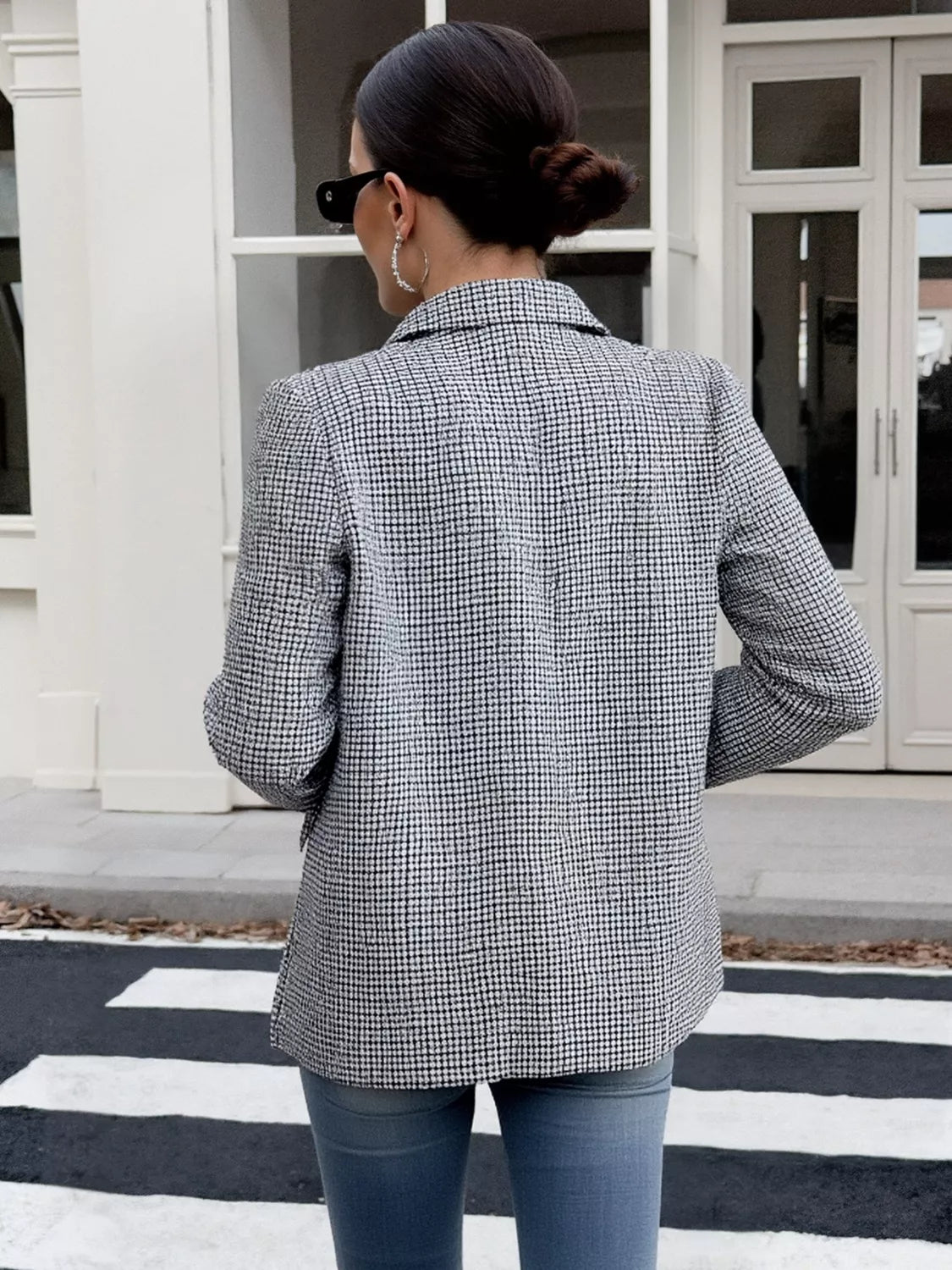 Houndstooth Patterned Double-Breasted Blazer - Black - View 5