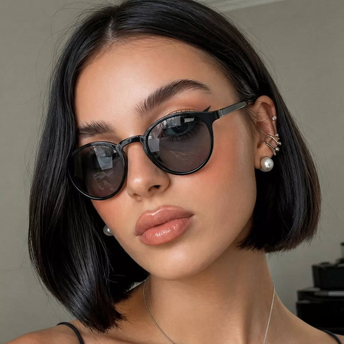 UV Protection Round Sunglasses - Black - View 1