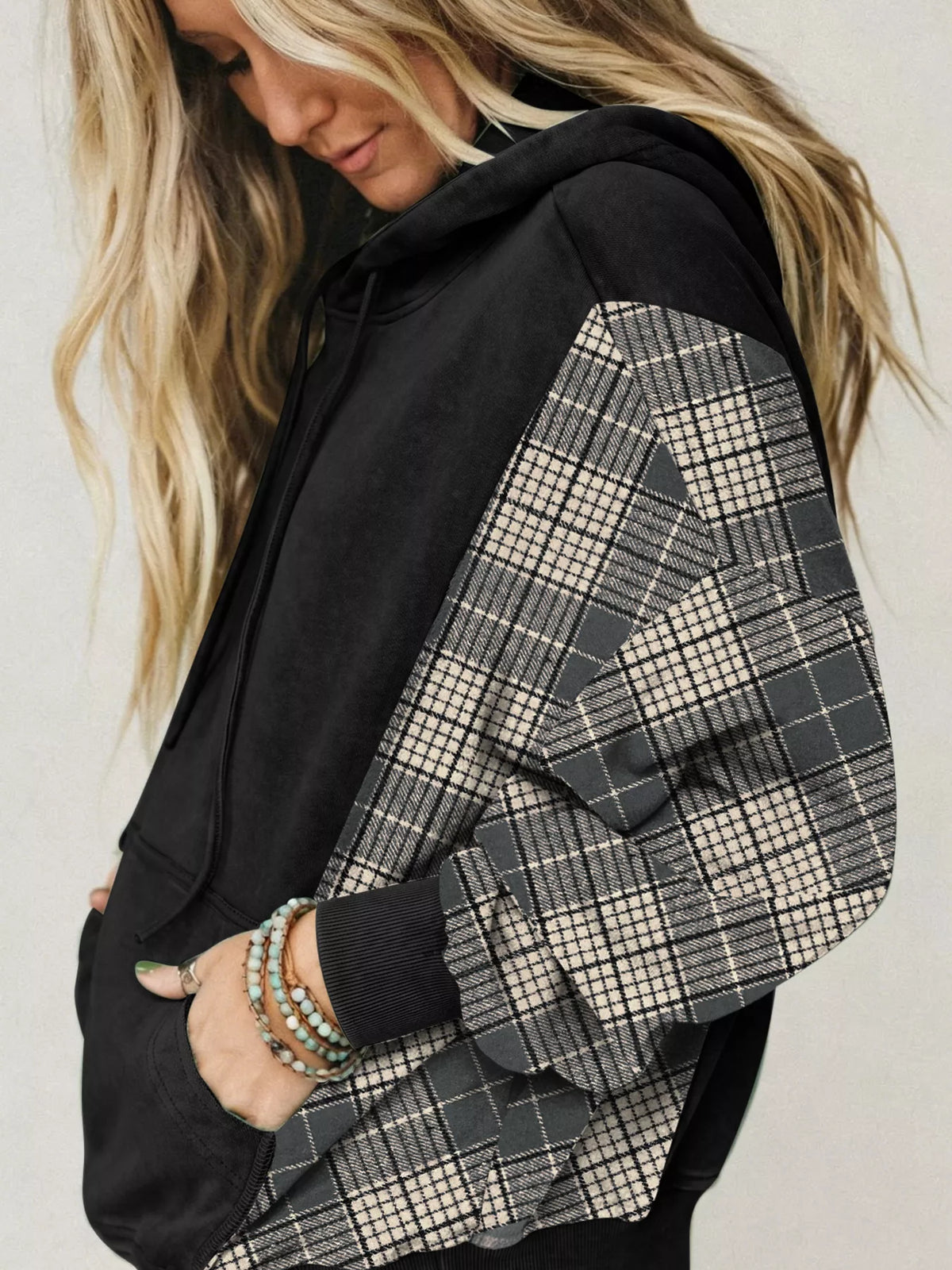 Plaid Sleeve Drawstring Pocket Hoodie - Black - View 20