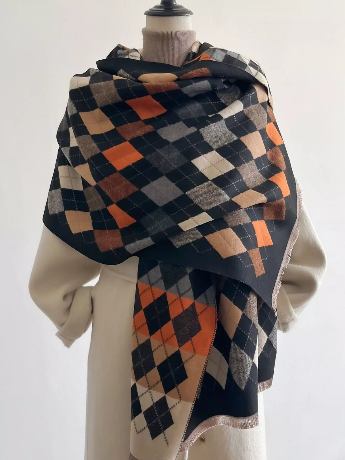 Diamond Pattern Warm Scarf - Style B - View 3