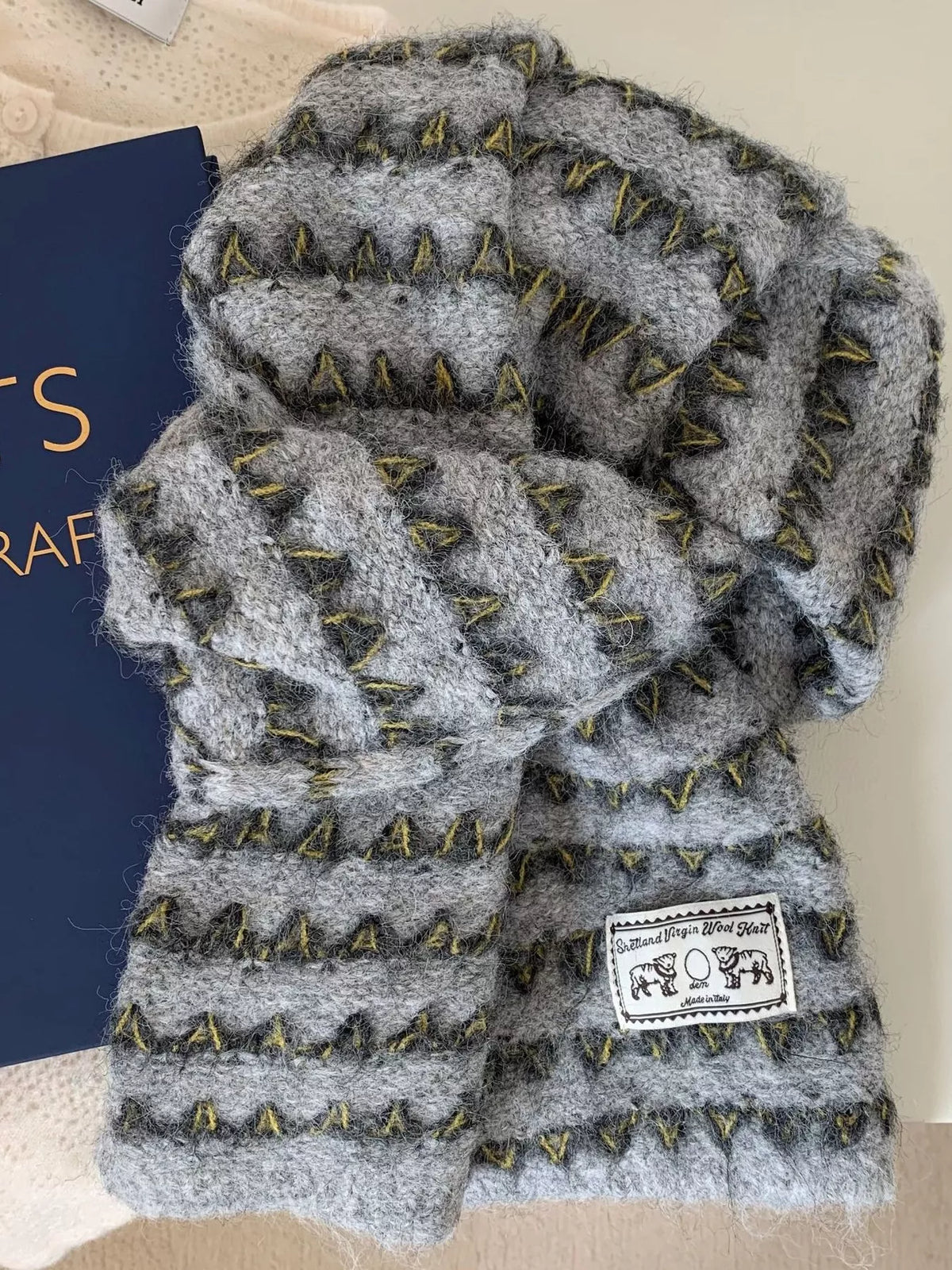 Vintage Knitted Pattern Scarf - Gray - View 7