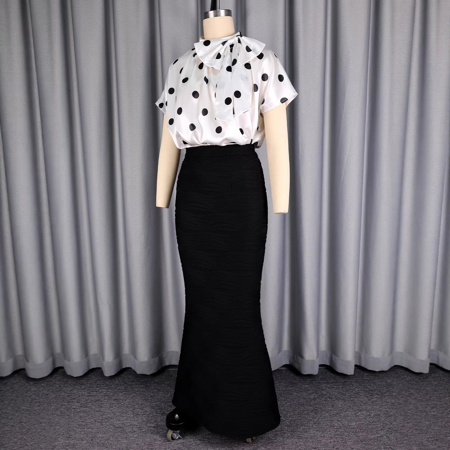 Wave dot top slim fit hip hugging long skirt two-piece set