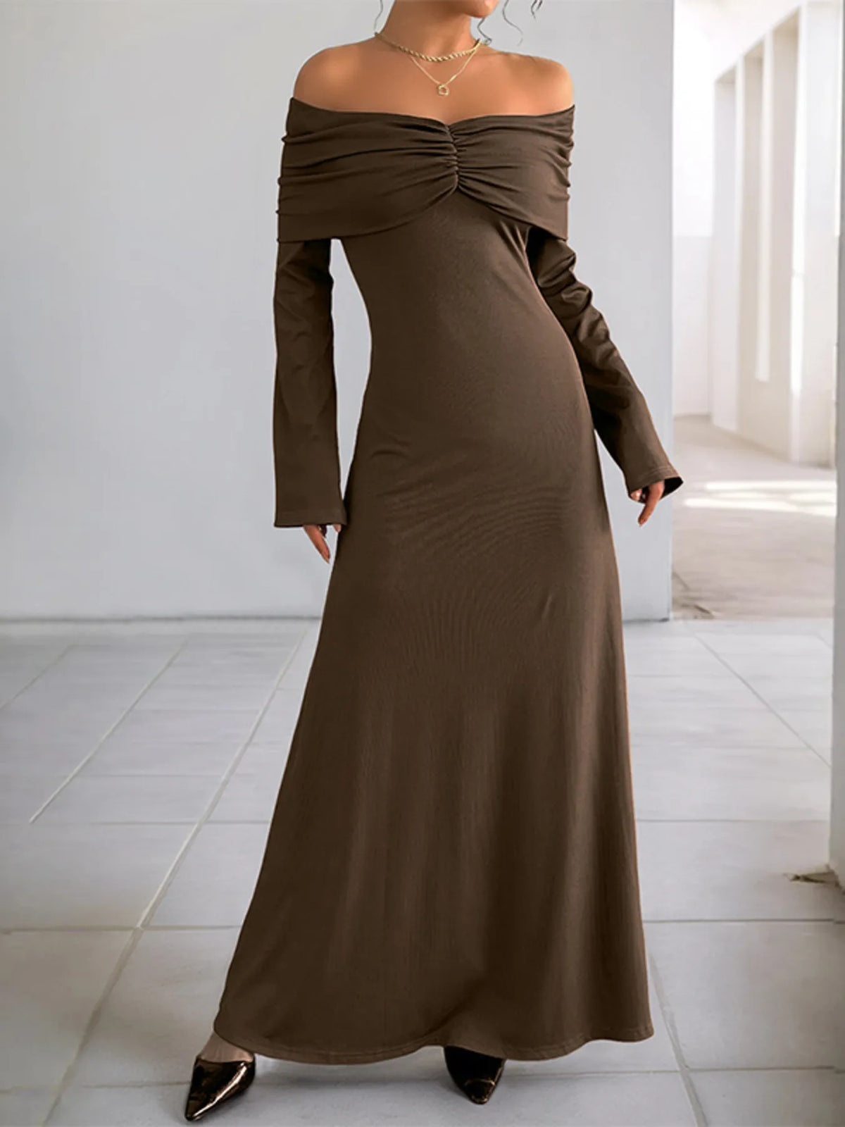 Off-Shoulder Long Sleeve Bodycon Maxi Dress - Coffee Brown - View 4
