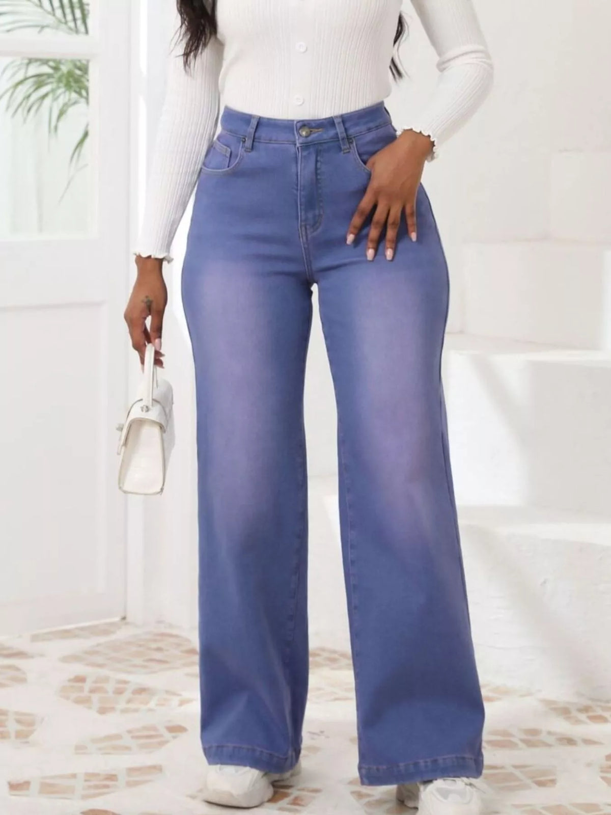 High-Waisted Washed Wide-Leg Jeans - Light Blue - View 1
