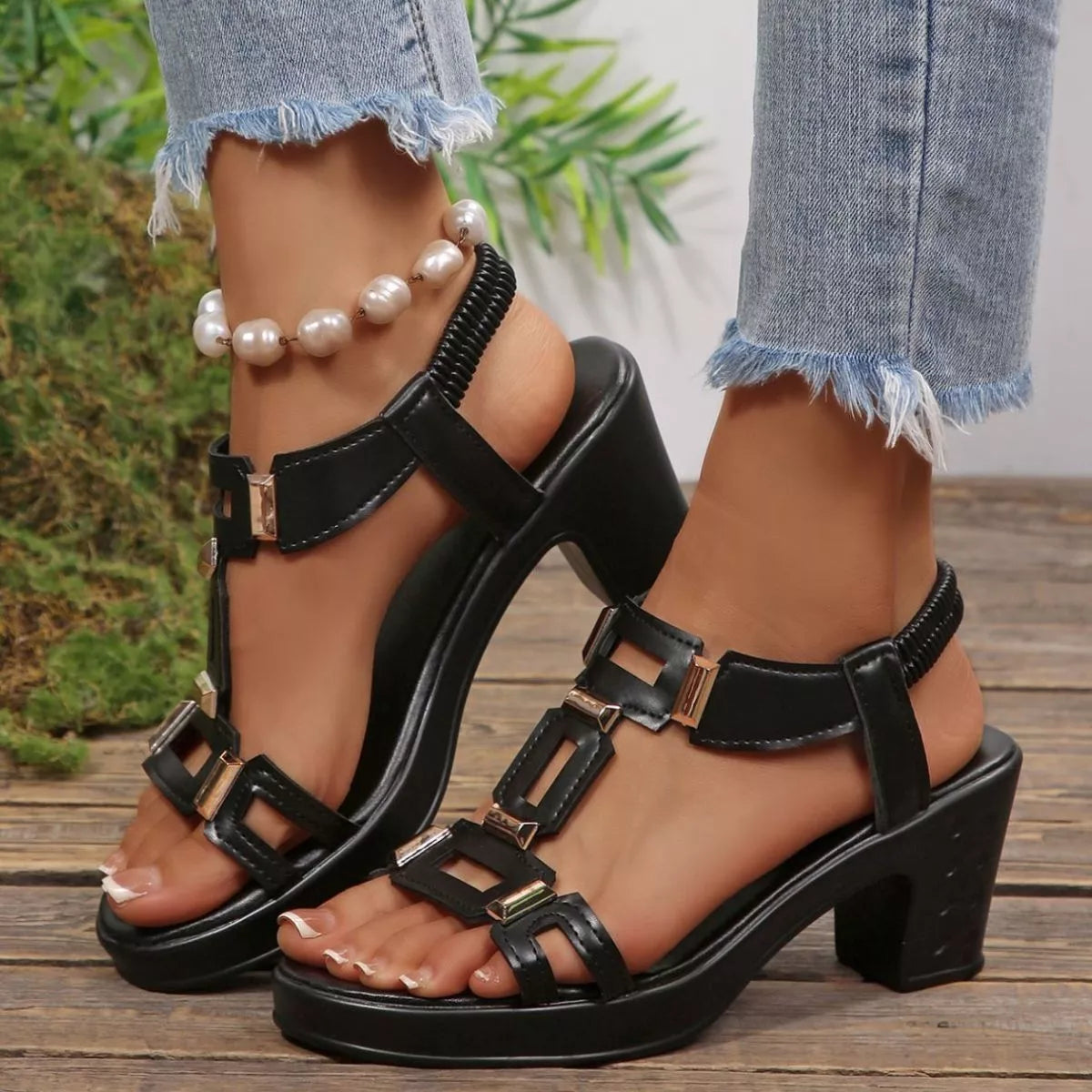 Open Toe Block Heels Sandals - Black - View 3