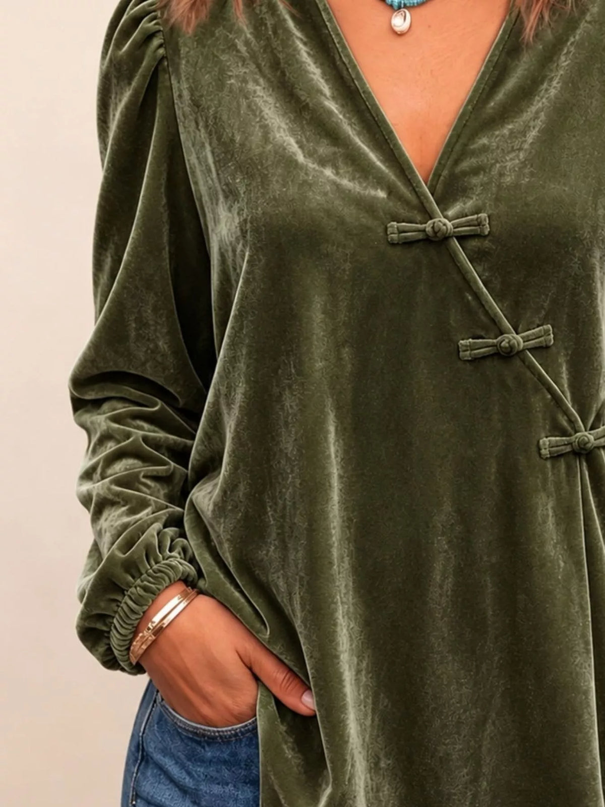 Chinese-Style Knot Buttons Velvet Blouse - Dark Green - View 3