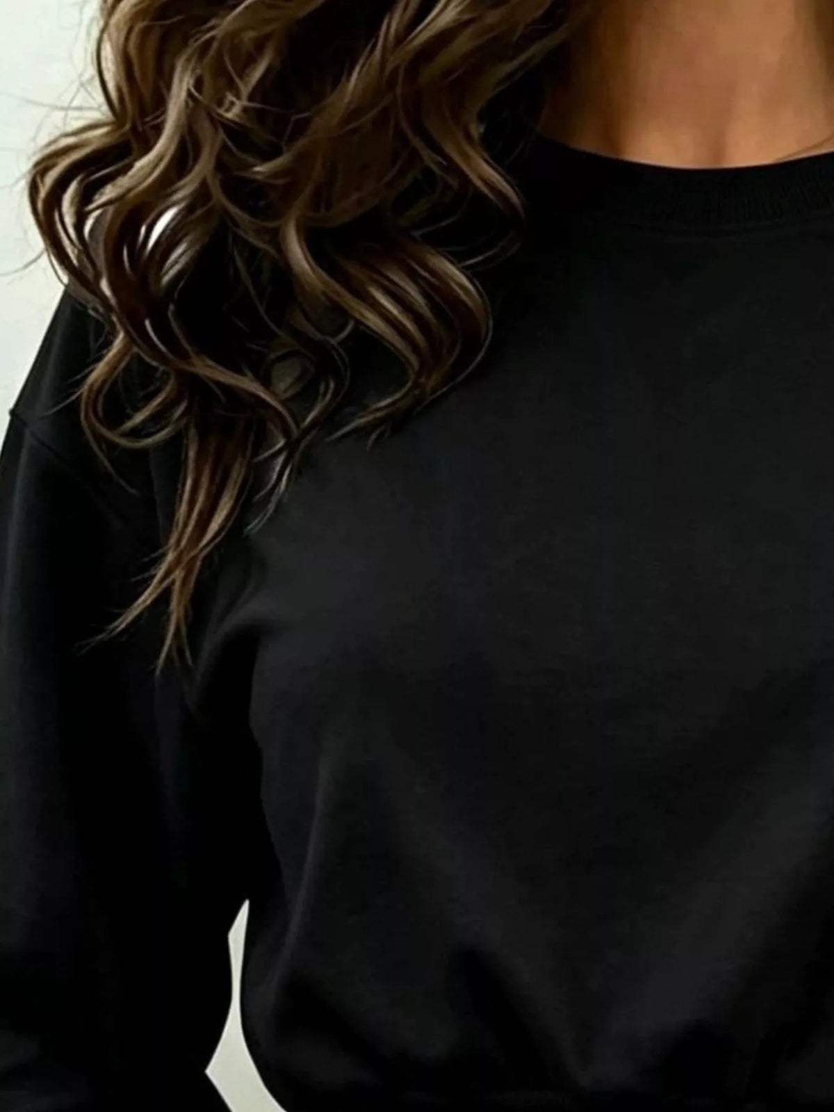 Long Sleeve Crop Sweatshirt - Black - View 2