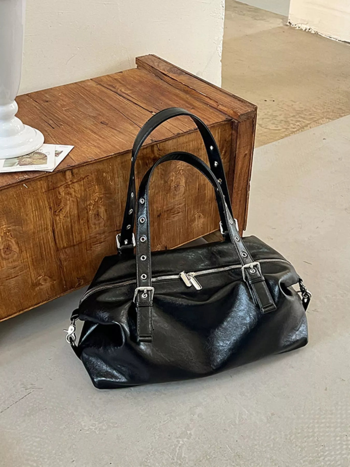 PU Leather Shoulder Bag - Black - View 11