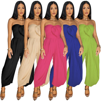 Solid color jumpsuit with wrapped chest collar