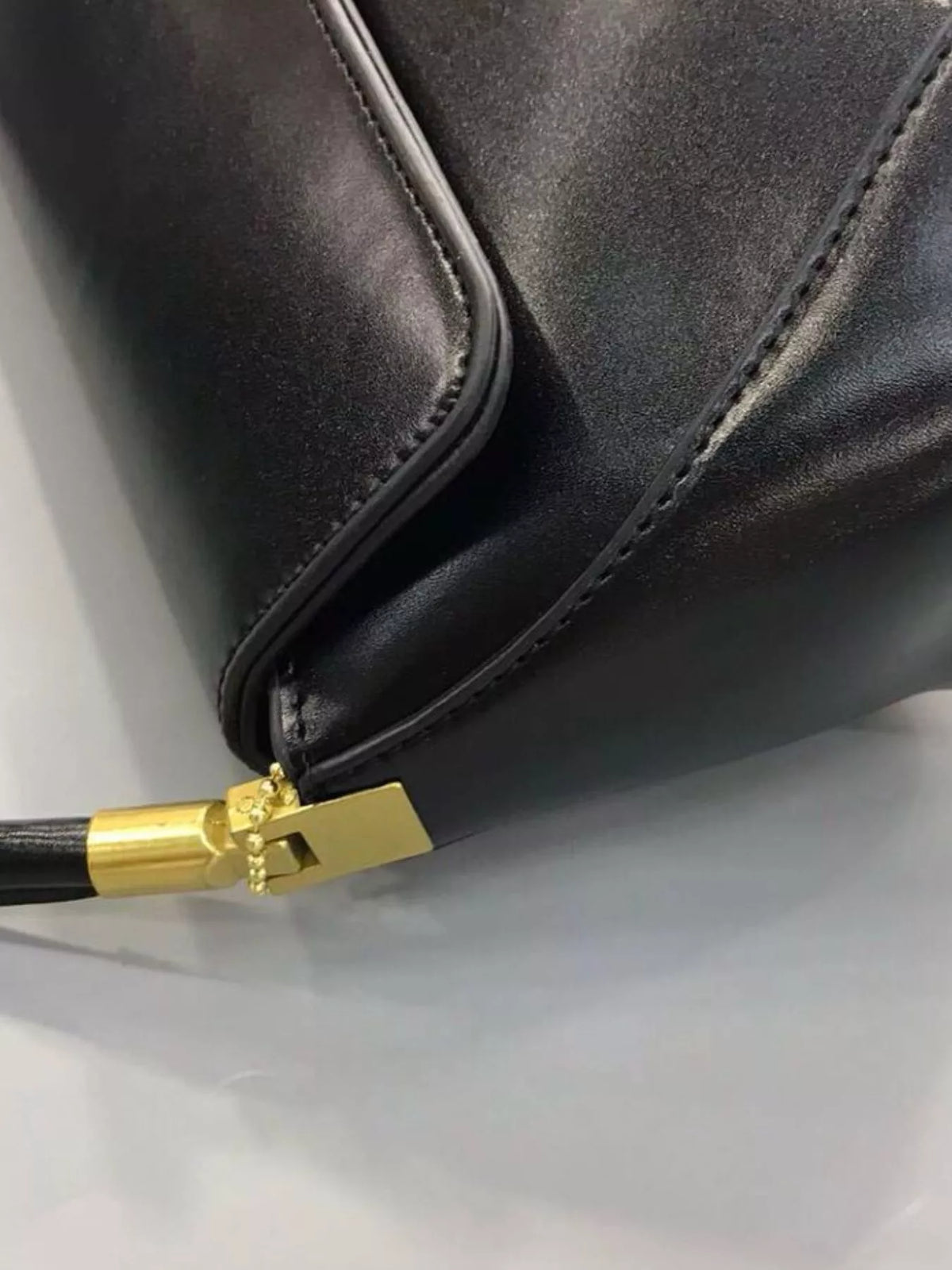 Leather Shoulder Bag with Golden Clasp - Black - View 5